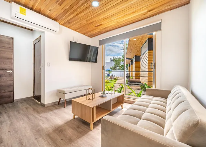 Apartment Chic 'alpinias' W/ Pool Access, Near