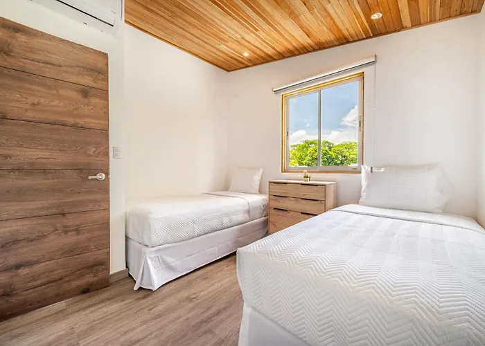 Chic 'alpinias' W/ Pool Access, Near Apartment Coco