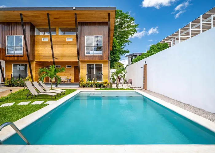 Chic 'alpinias' W/ Pool Access, Near *