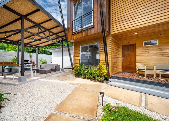 Chic 'alpinias' W/ Pool Access, Near *