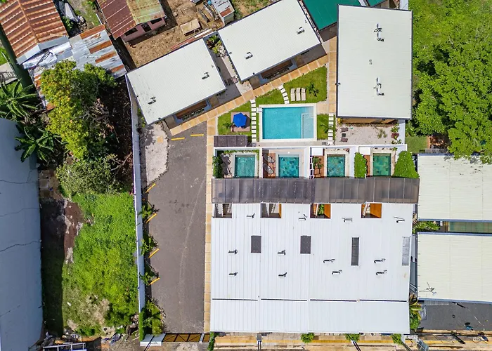 Chic 'alpinias' W/ Pool Access, Near Apartment Coco